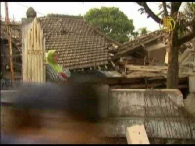 7.0 magnitude earthquake strikes Java, in Indonesia