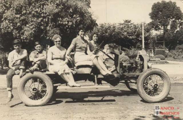 Vehiculo para 4 personas