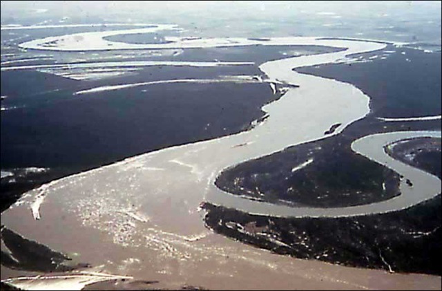 Spain Closes the Mississippi River