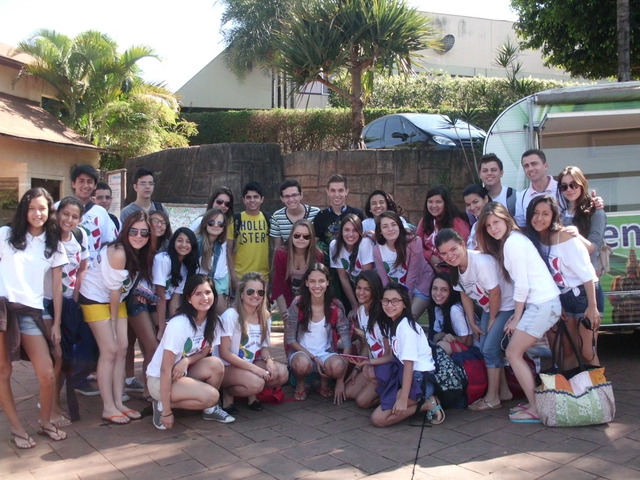 Inicio de los viajes de intercambio estudiantil