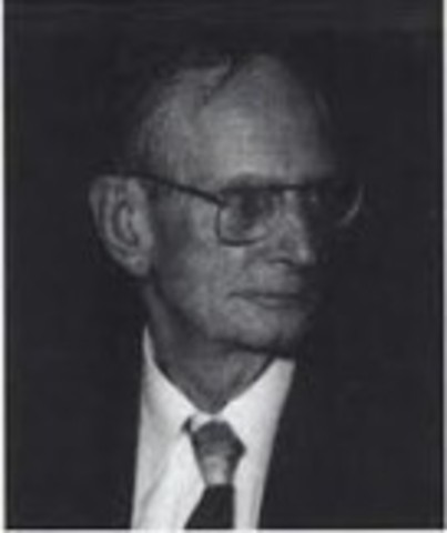 Georges de Rham develops theorems in cohomology and characteristic classes.