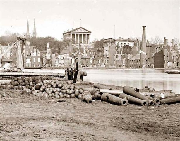 Confederate Government evacuates Richmond