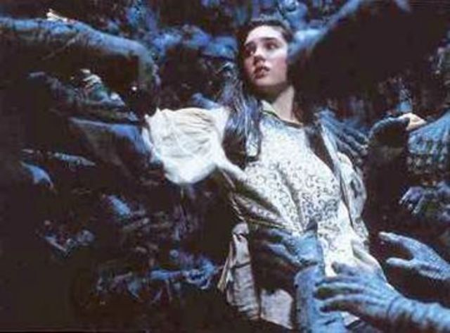 Sarah becomes trapped in an oubliette