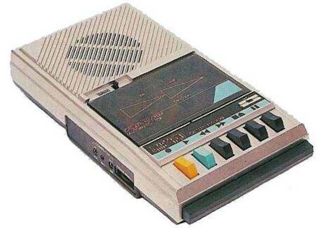 Apparition du premier magnétophone à cassettes