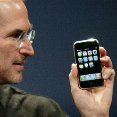 Timeline: Steve Jobs- 2011