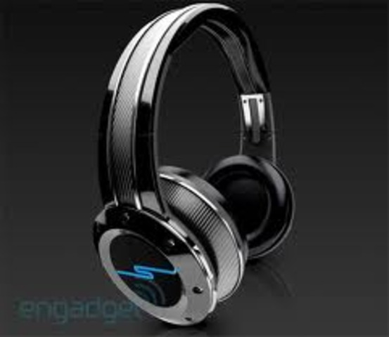 Headphones Today are now more nice looking and some are wirless