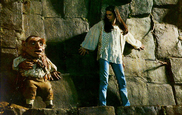 Hoggle appears and defeats the robot