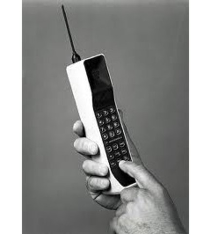 Primer teléfono mobil personal y comercial