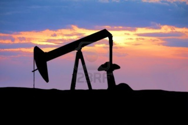 The Discovery of Oil On Land