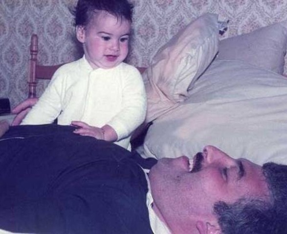 Amy Jade Winehouse was born