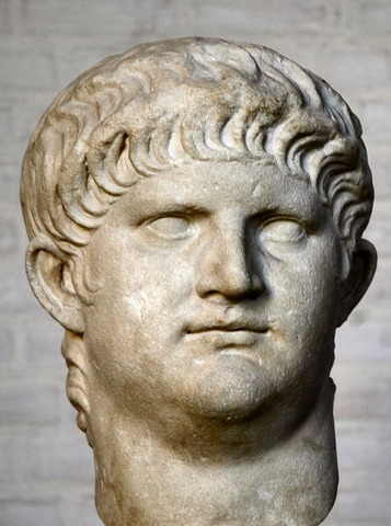 Empire Crumbles,Nero