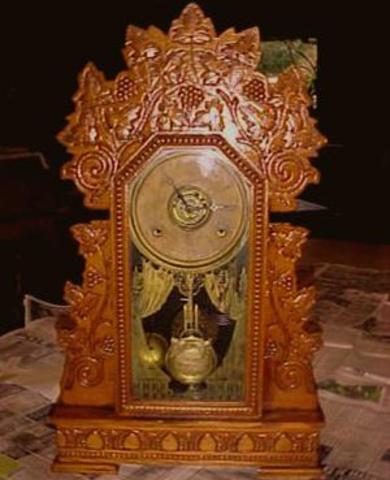 pendulum controls clock