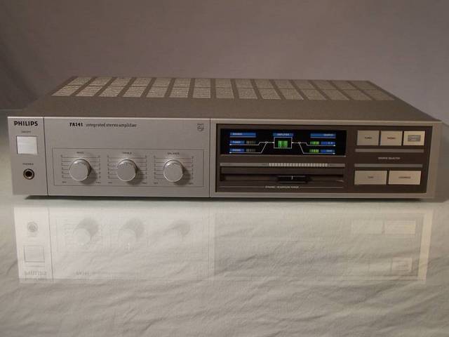 AMPLIFICADOR INTEGRADO