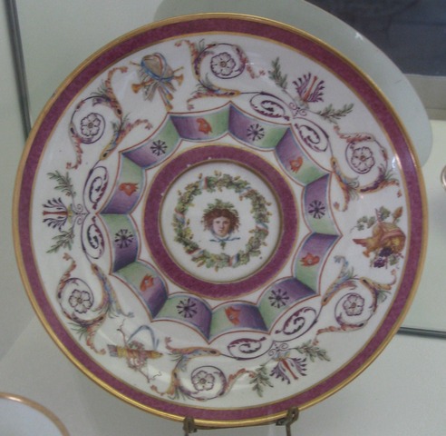 Gobelet semi-ovoide eleve et soucoupe (1794-1795)