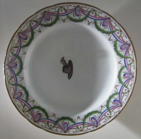 Assiette ornee d'un chapeau de la Liberte (1790-1792)