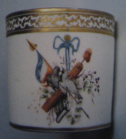Tasse litron et soucoupe (1793-1794)