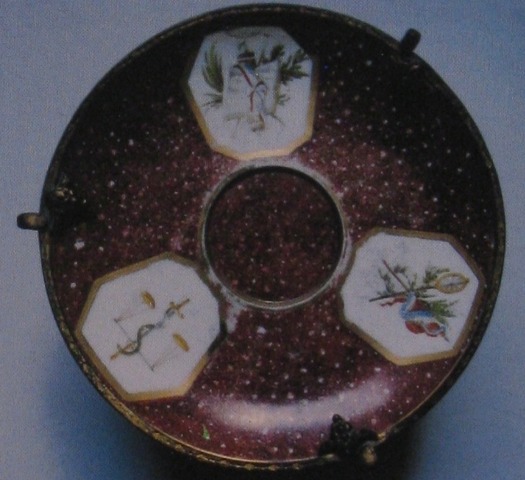 Soucoupe a fond porphyre