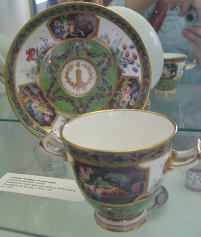 Gobelet etrusque et soucoupe (1794-1795)