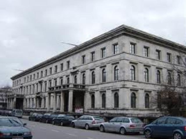 Orff studied at the Munich Academy of Music until 1914