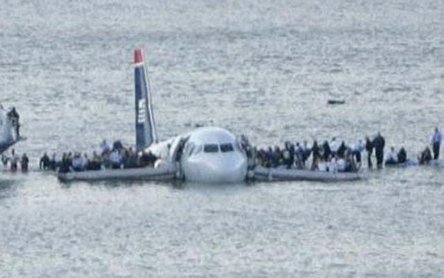 plane in the hudson