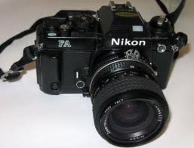 Nikon created a prototype for an analog electronic SLR camera.