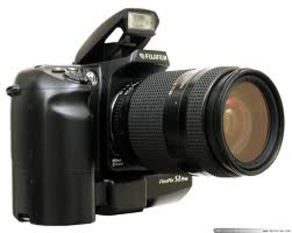 Fujifilm released the FinePix S1 Pro.