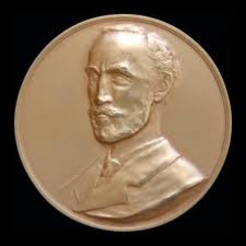 She awarded the Willard Gibbs Medal by the American Chemical Society.