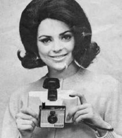 Model 20 Swinger, was a huge success and remains one of the top-selling cameras of all time