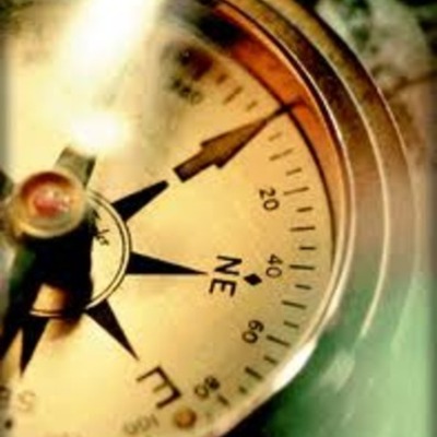 Timeline: La Brujula