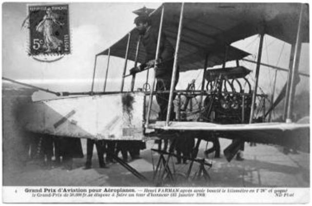 Henri Farman remporte la coupe Deutsch-Archdeacon