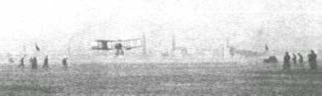 Henri Farman remporte le grand prix Deutsch-Archdeacon