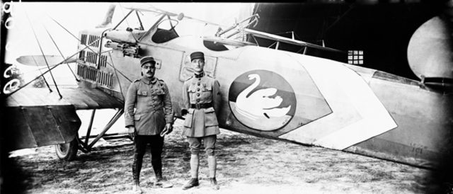 Création en Grande-Bretagne de  l'aéronautique militaire.
