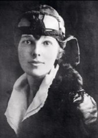 Une femme survole l'Atlantique en solitaire