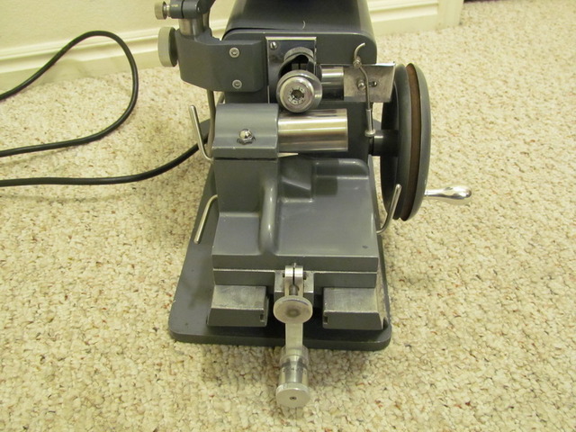 Porter and Blum: Ultra-Microtome Built