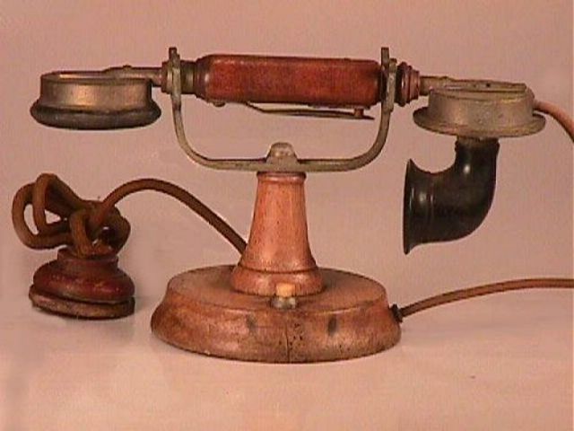 Wood Cradle Desk Telephone