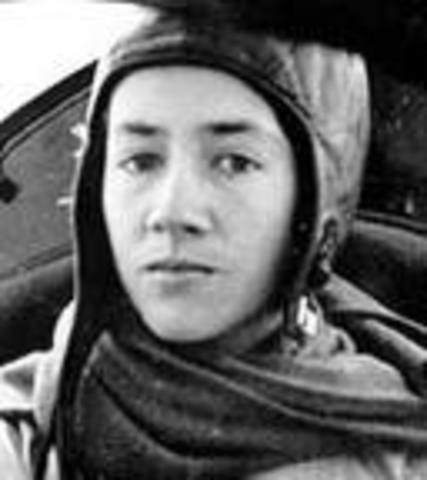 First female glider pilot