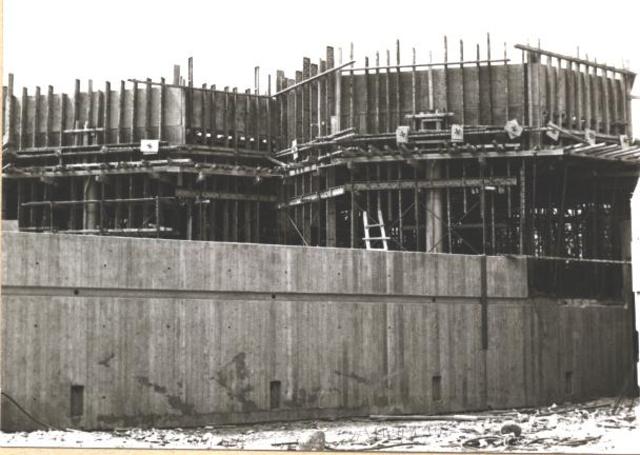 Κτίζεται το Μποδοσακειο