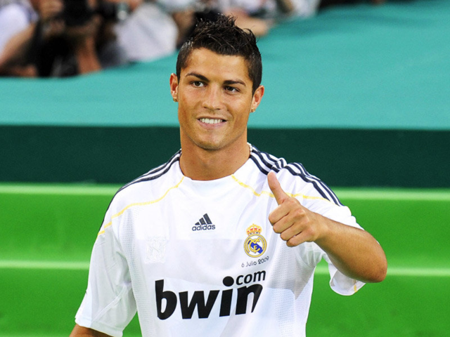Cristiano Ronaldo becomes most expensive player in soccer