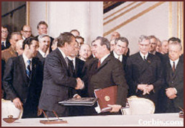 Tekenen eerste SALT-akoord