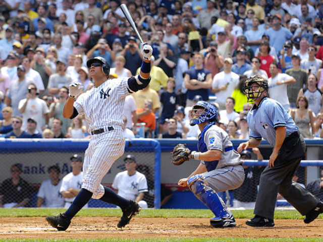 Youngest player ever to hit 500 home runs!