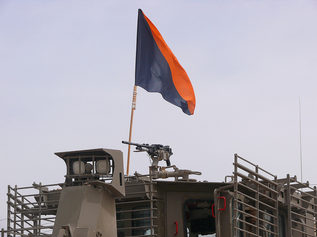 Bandera en la punta de Costanera Tower