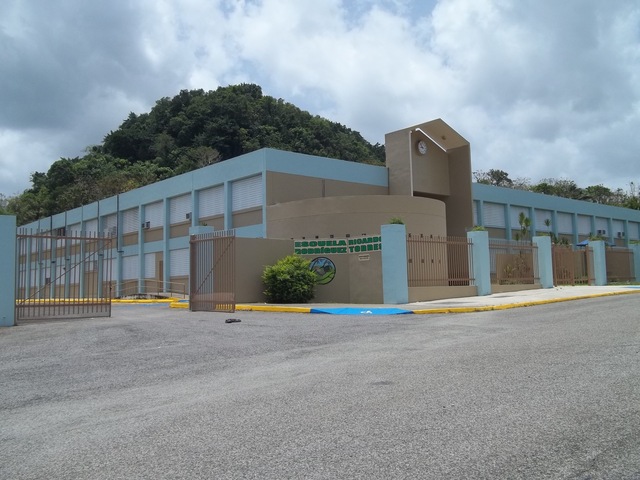 Currenly work in a Public School in a BEC 21 program