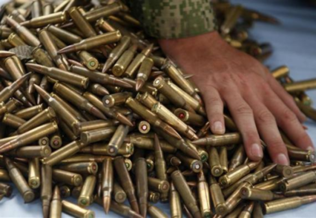 Chinese supports Vietminh by offering them weapons