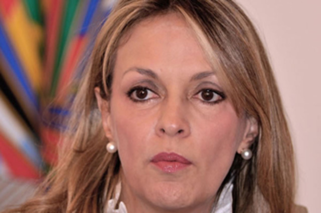 MARIA EMMA SE POSESIONA