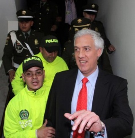 suspenden a samuel moreno