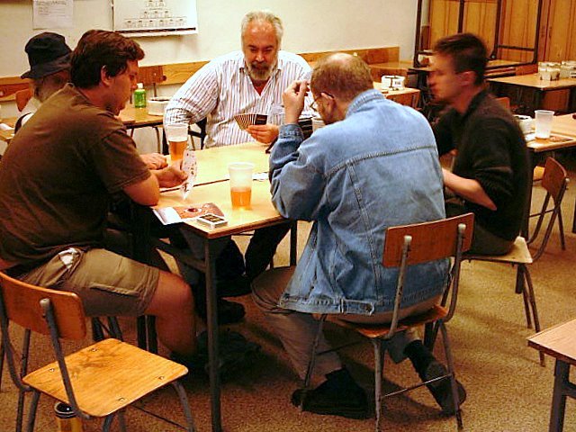 S'introdueix el joc de cartes a Europa