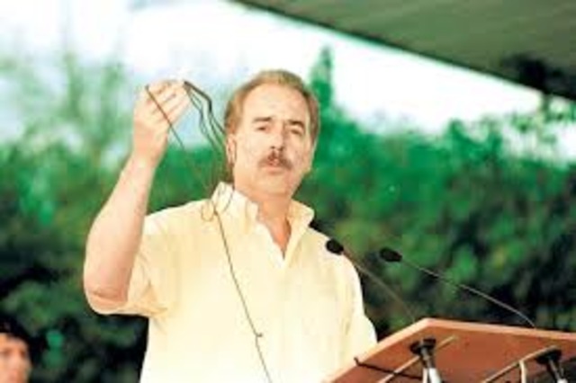 Las FARC congelan el diálogo por estar en desacuerdo con el gobierno del presidente Pastana