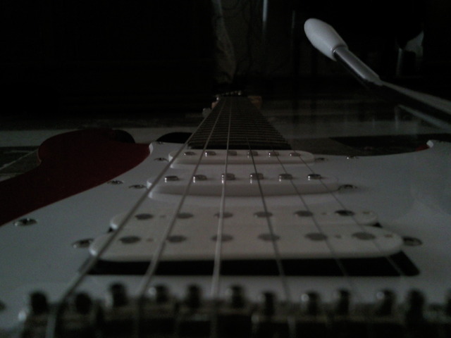 Mi primera guitarra electrica :3