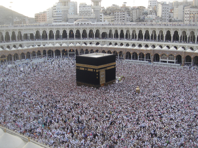 Muslims capture Mecca and the Ka'ba is cleansed