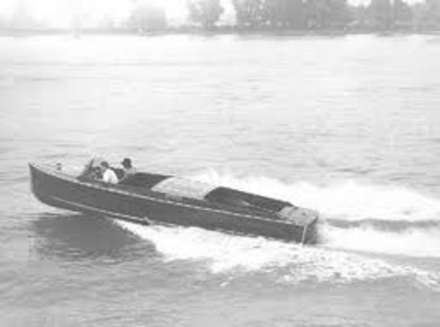 William McCoy pioneers the “rum-running” trade